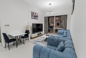 burj and fountain luxe stay