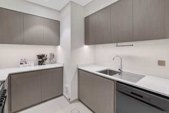 burj and fountain luxe stay