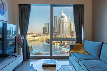 burj and fountain luxe stay