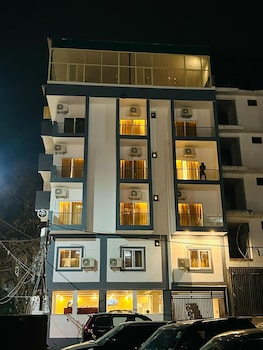 hotel mahadev restaurant and cafe
