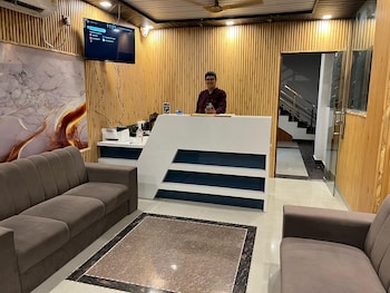 hotel mahadev restaurant and cafe