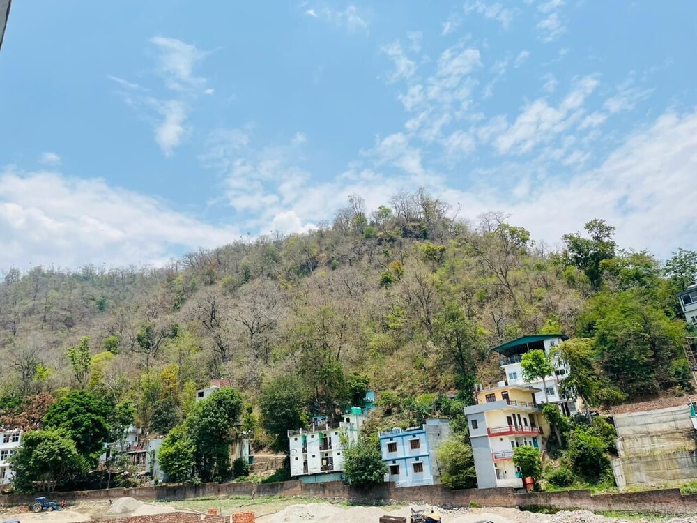hotel mahadev restaurant and cafe