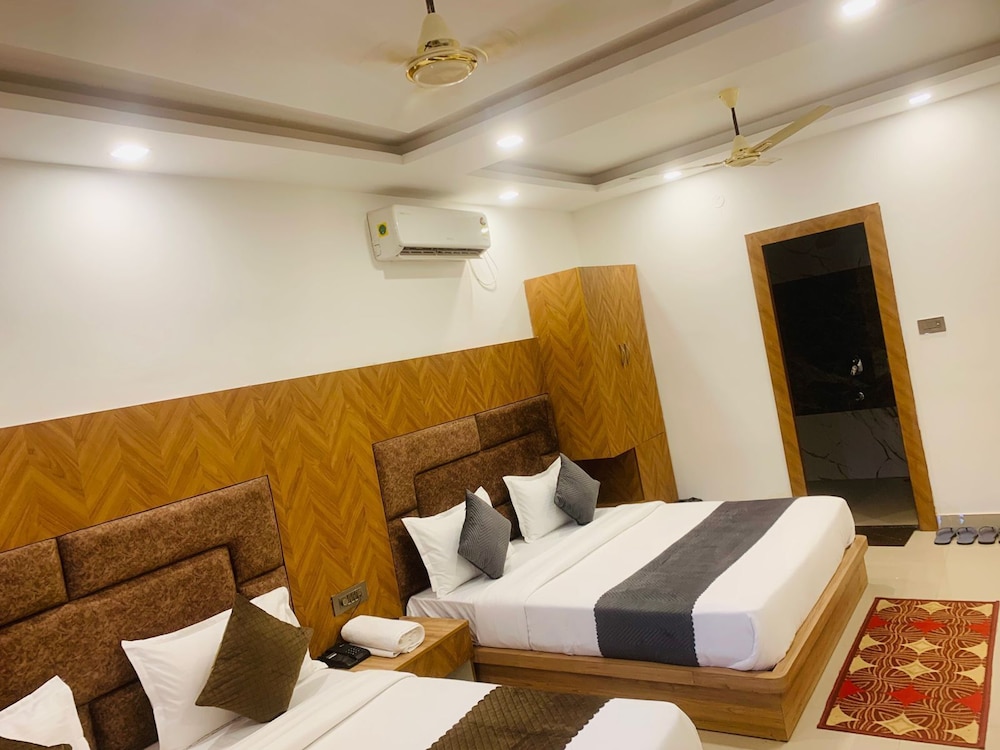 hotel mahadev restaurant and cafe