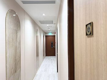 Nest Hotel Singapore,,3 star