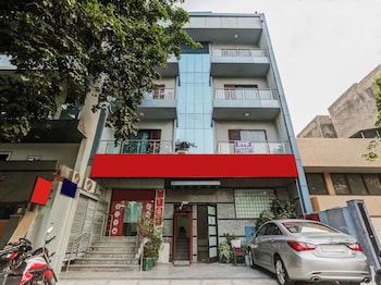 signature plaza by merriment