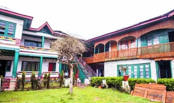 hotel new green view1 srinagar