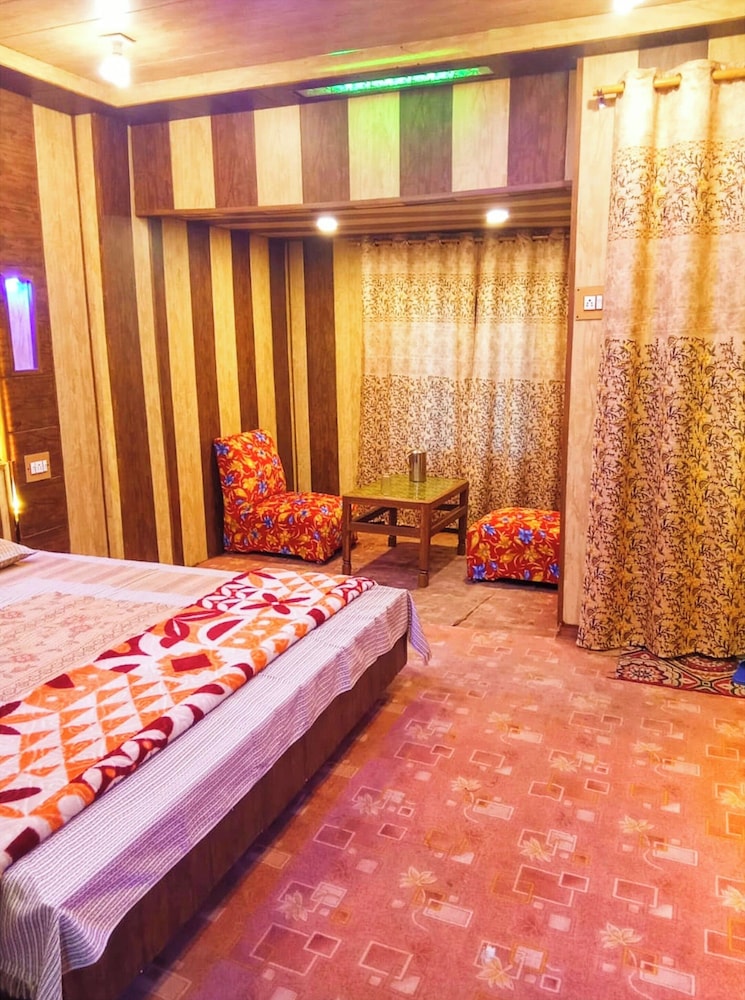 hotel new green view1 srinagar