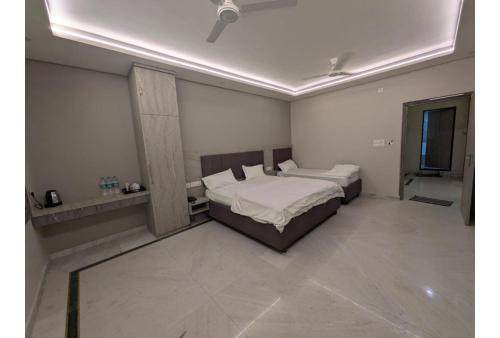 Haritwal Guest House,,3 star