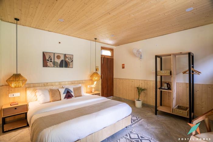 zostel homes tirthan gushaini