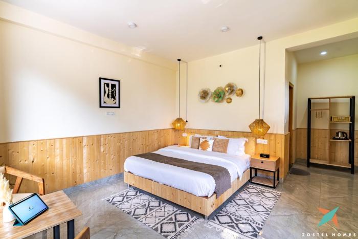 zostel homes tirthan gushaini