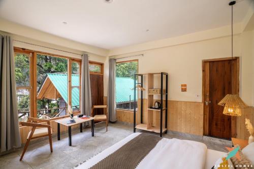 zostel homes tirthan gushaini