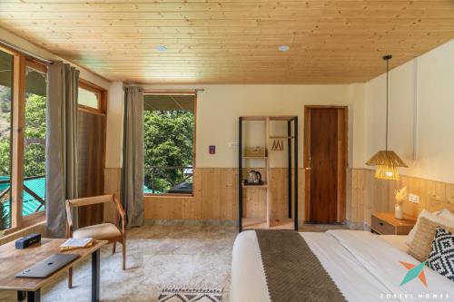 zostel homes tirthan gushaini