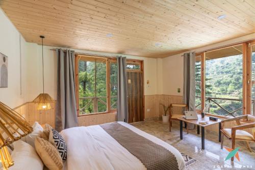 zostel homes tirthan gushaini