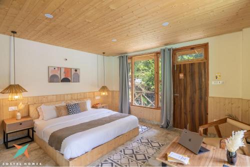 zostel homes tirthan gushaini