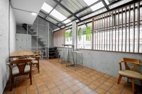 siam breeze inn by spi