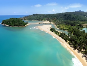 laya resort and residences