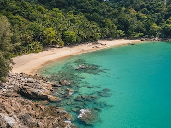 laya resort and residences