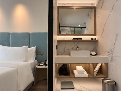 laya resort and residences