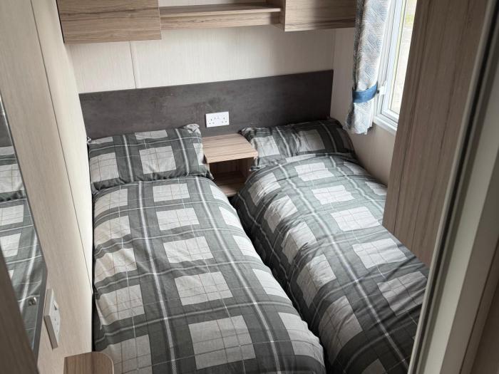 cedar lake apartment retreat