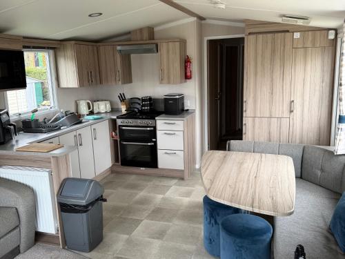 cedar lake apartment retreat