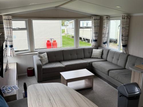 cedar lake apartment retreat