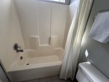 Western Statesinn,1099 K St,2 star