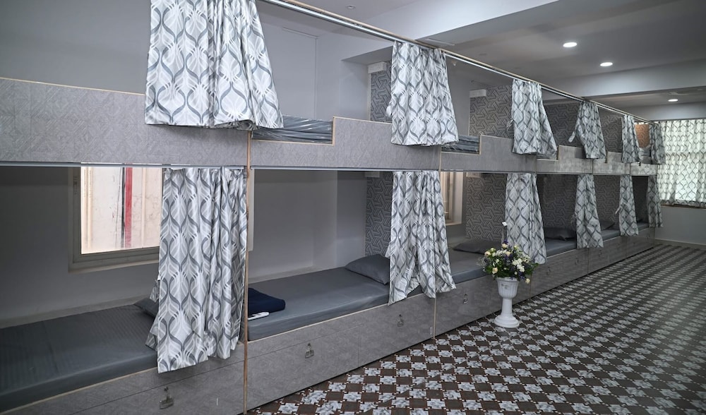 skyline backpackers premium co living