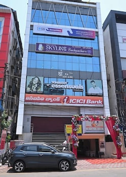 skyline backpackers premium co living