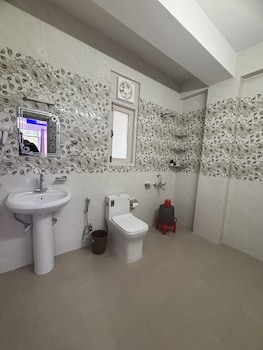 hotel the luxeblue shimla mountain view