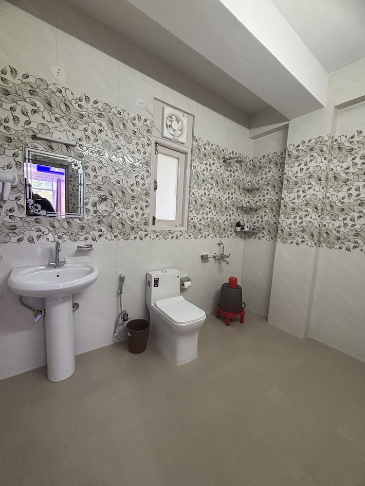 hotel the luxeblue shimla mountain view