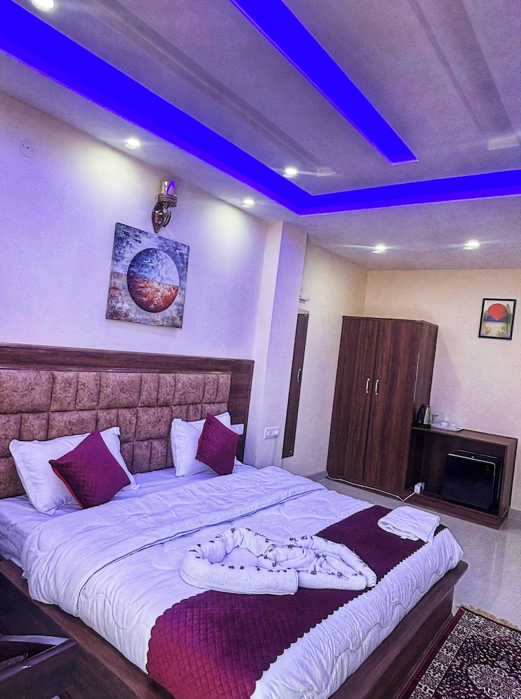 hotel the luxeblue shimla mountain view