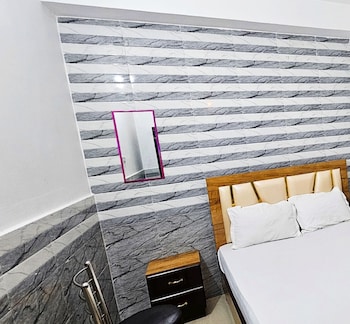 hotel saral guest house ram mandir