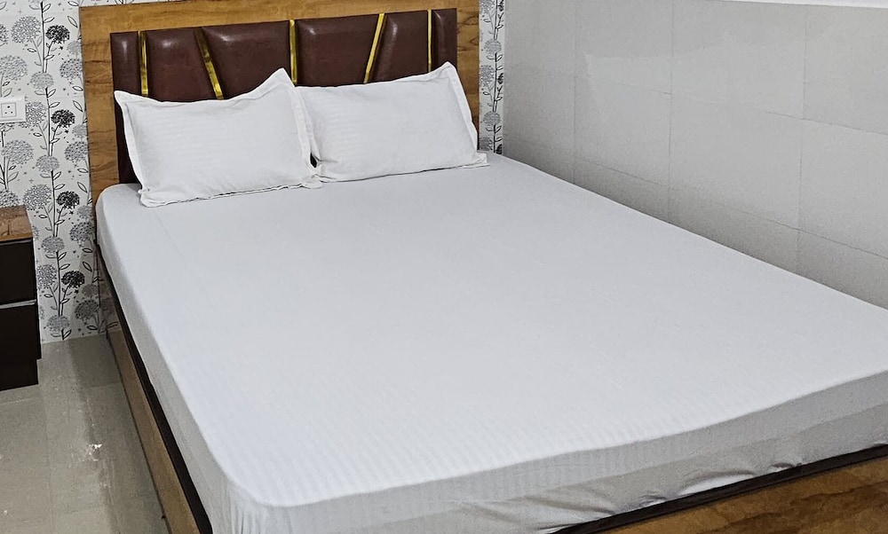 hotel saral guest house ram mandir