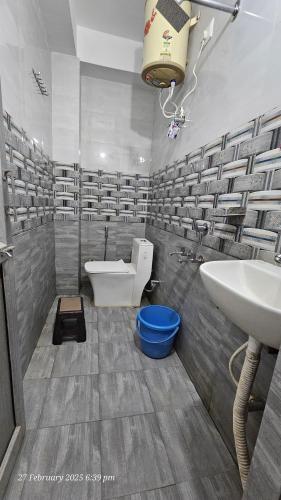 hotel saral guest house ram mandir