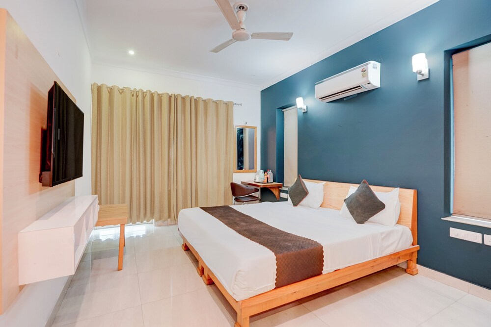 madstays hotel medicity near medanta hospital