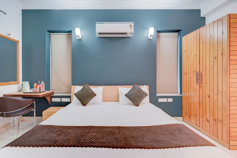 madstays hotel medicity near medanta hospital