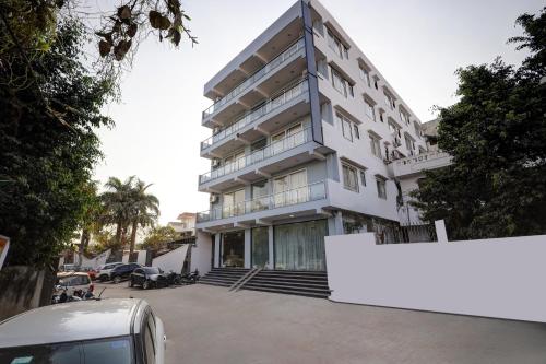 hotel the venice near indraprastha apollo hospital