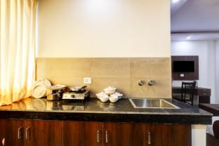 hotel the venice near indraprastha apollo hospital