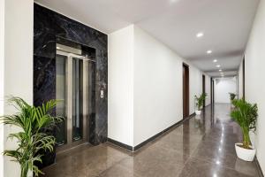 hotel the venice near indraprastha apollo hospital