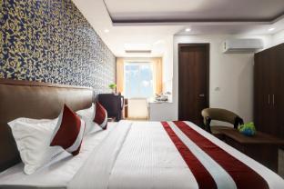 hotel the venice near indraprastha apollo hospital