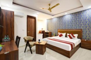 hotel the venice near indraprastha apollo hospital