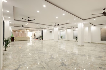 hotel the venice near indraprastha apollo hospital