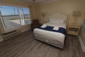 fin n feather waterside inn by kees vacations