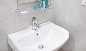 hotel kamron airport rd sector 78 mohali