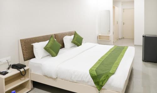 hotel kamron airport rd sector 78 mohali