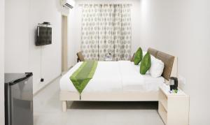 hotel kamron airport rd sector 78 mohali
