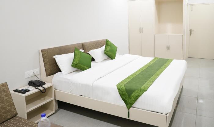 hotel kamron airport rd sector 78 mohali