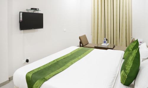 hotel kamron airport rd sector 78 mohali