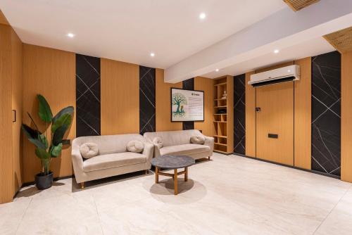 treebo premium taara