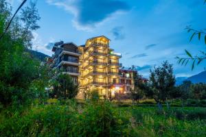 treebo premium the takeys mall road